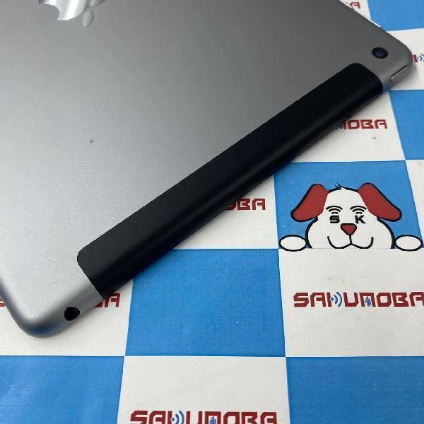 iPad 第6世代 docomo版SIMフリー 32GB MR6N2J/A A1954