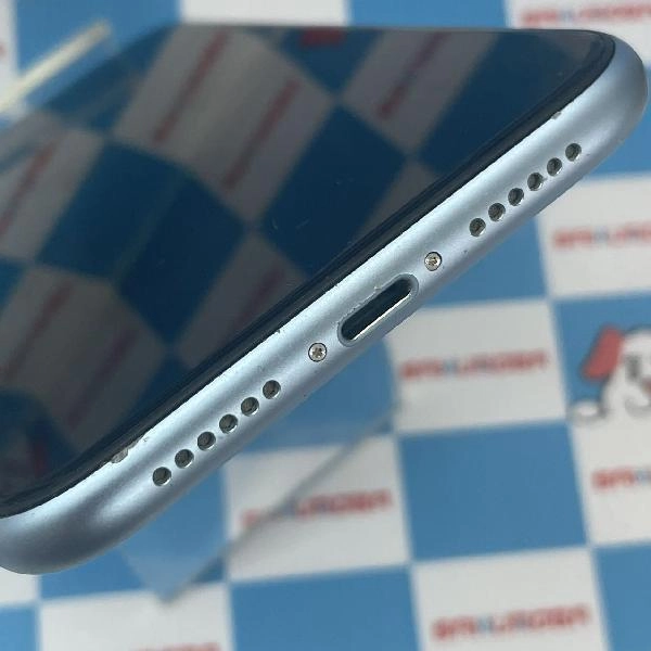 iPhoneXR au版SIMフリー 64GB MT0E2J/A A2106