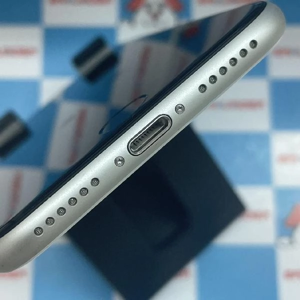iPhoneSE 第2世代 au版SIMフリー 64GB MX9T2J/A A2296 極美品 ホワイト