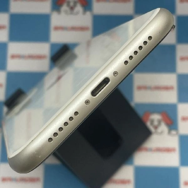 iPhone11 au版SIMフリー 64GB MWLU2J/A A2221 ホワイト