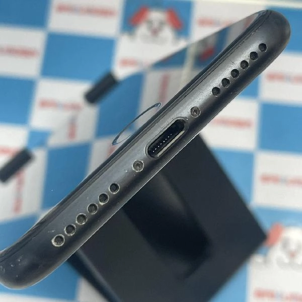 iPhoneSE 第2世代 au版SIMフリー 64GB MHGP3J/A A2296 ブラック