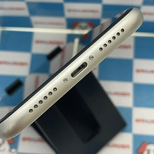 iPhone11 au版SIMフリー 128GB MWM22J/A A2221 ホワイト