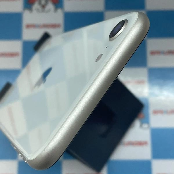 iPhoneSE 第3世代 Apple版SIMフリー 64GB MMYD3J/A A2782 新品同様
