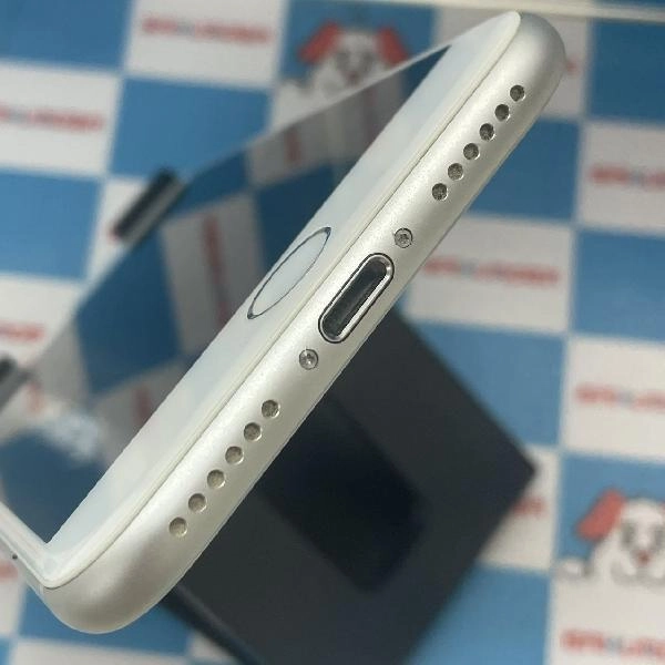 iPhone8 au版SIMフリー 64GB MQ792J/A A1906 極美品 シルバー