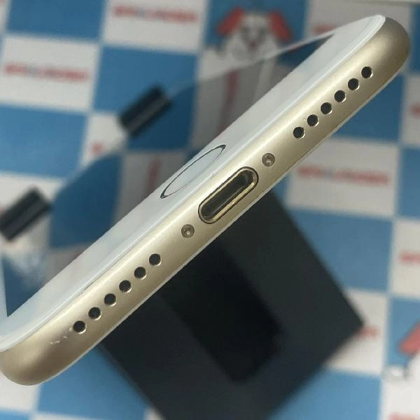iPhone7 au版SIMフリー 32GB MNCG2J/A A1779 ゴールド