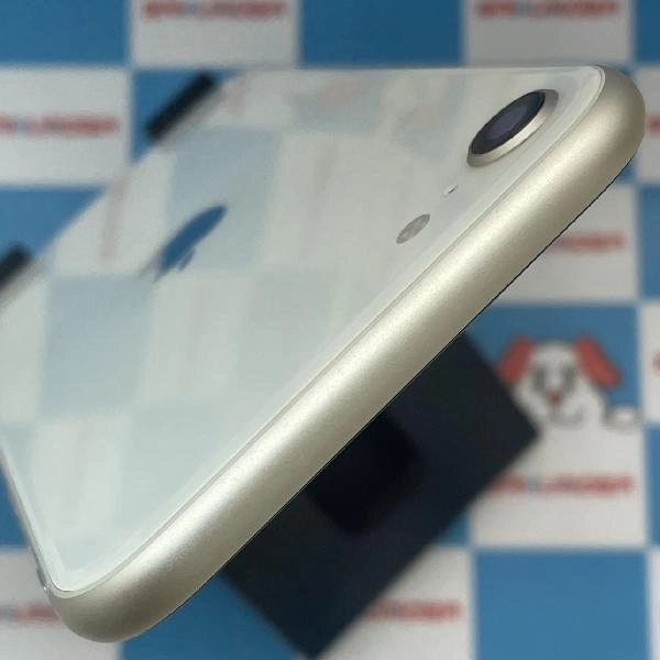 iPhoneSE 第3世代 au版SIMフリー 128GB NMYG3J/A A2782 新品同様