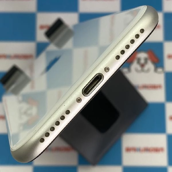 iPhoneSE 第2世代 au版SIMフリー 256GB MXVU2J/A A2296 極美品 ホワイト