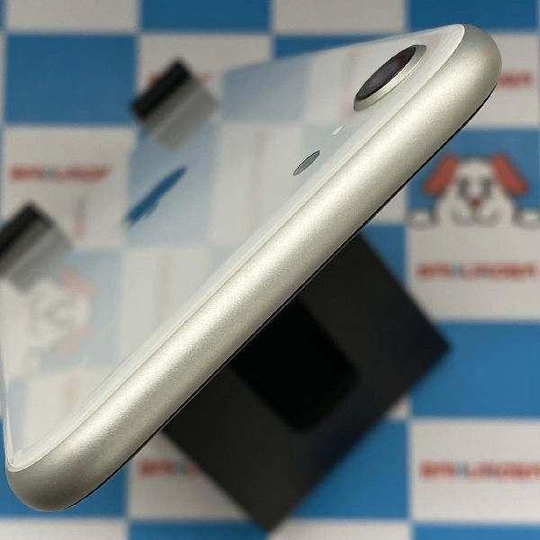 iPhoneSE 第2世代 Apple版SIMフリー 64GB MHGQ3J/A A2296 極美品 ホワイト