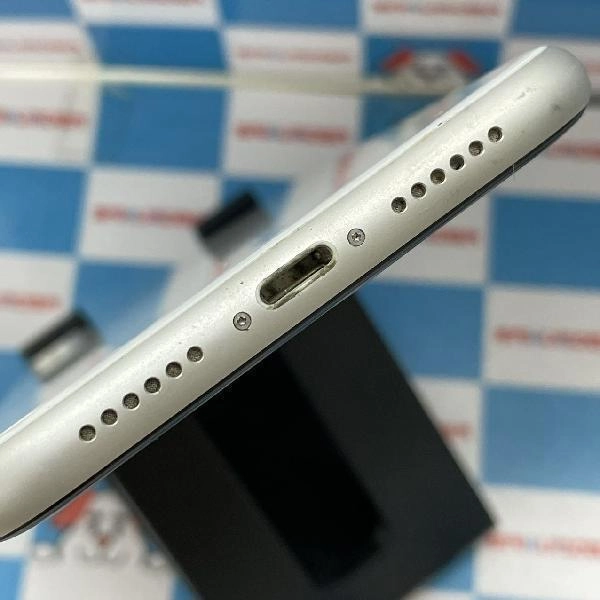 iPhoneXR au版SIMフリー 64GB MT032J/A A2106