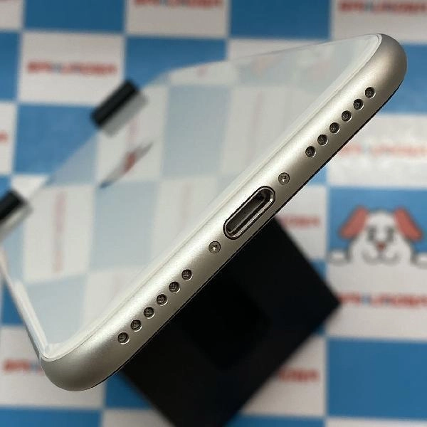 iPhoneSE 第2世代 au版SIMフリー 64GB MHGQ3J/A A2296 美品 ホワイト