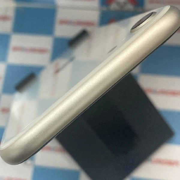 iPhoneSE 第3世代 au版SIMフリー 128GB MMYG3J/A A782 新品同様