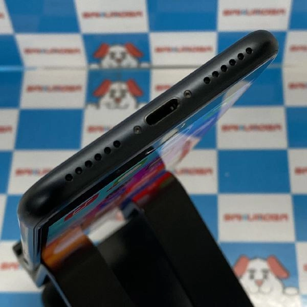 iPhoneSE 第3世代 au版SIMフリー 64GB MMYC3J/A A2782 新品同様