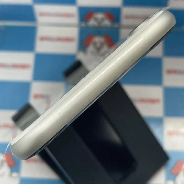 iPhoneSE 第2世代 docomo版SIMフリー 128GB MHGU3J/A A2296 開封未使用品 ホワイト