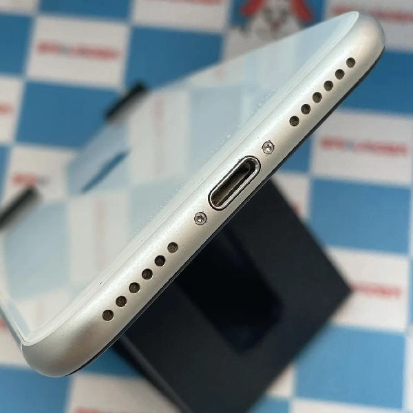 iPhoneSE 第2世代 docomo版SIMフリー 128GB MXD12J/A A2296 ホワイト