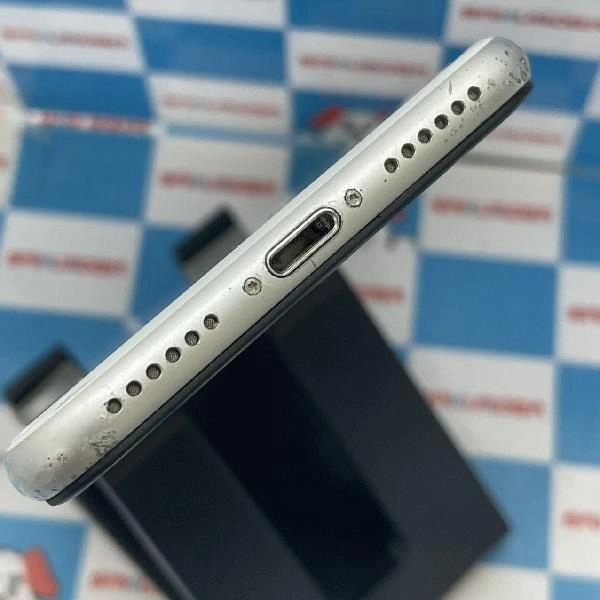 iPhoneSE 第2世代 au版SIMフリー 64GB MHGQ3J/A A2296 ホワイト