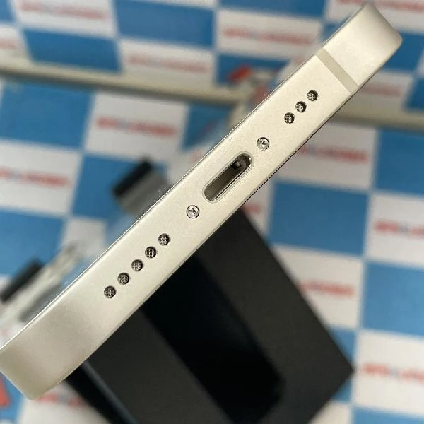 iPhone13 docomo版SIMフリー 128GB MLND3J/A A2631 未使用品