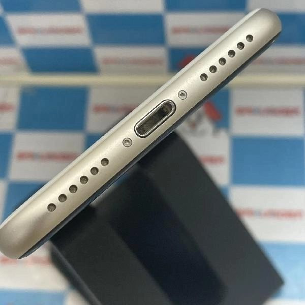 iPhoneSE 第3世代 SoftBank版SIMフリー 64GB MMYD3J/A A2782 極美品