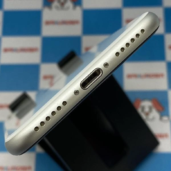 iPhoneSE 第2世代 docomo版SIMフリー 128GB MHGU3J/A A2296 訳あり品 ホワイト