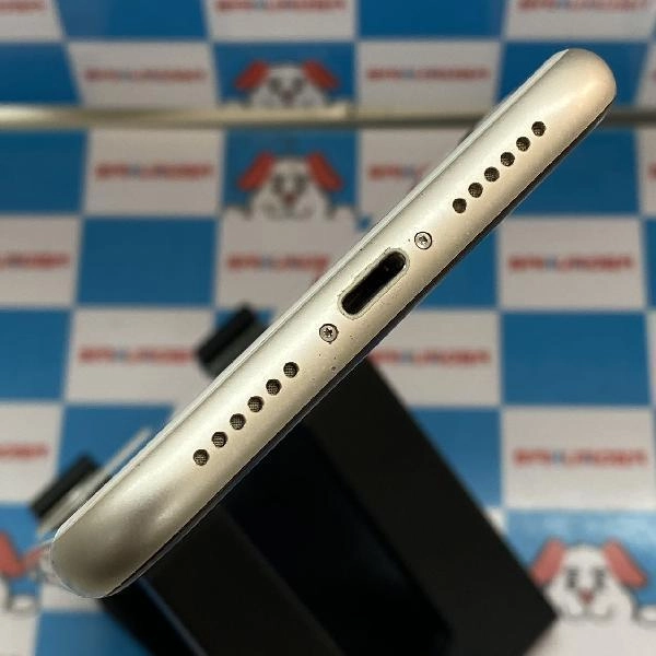 iPhone11 au版SIMフリー 64GB MWLU2J/A A2221 ホワイト