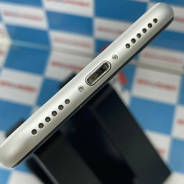 iPhoneSE 第2世代 SoftBank版SIMフリー 64GB MHGQ3J/A A2296 ジャンク品 ホワイト