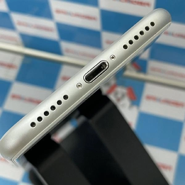 iPhone7 docomo版SIMフリー 128GB NNCL2J/A A1779 シルバー