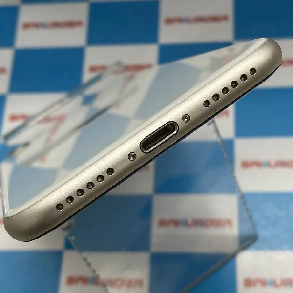 iPhoneSE 第3世代 docomo版SIMフリー 64GB MMYD3J/AA2782 美品