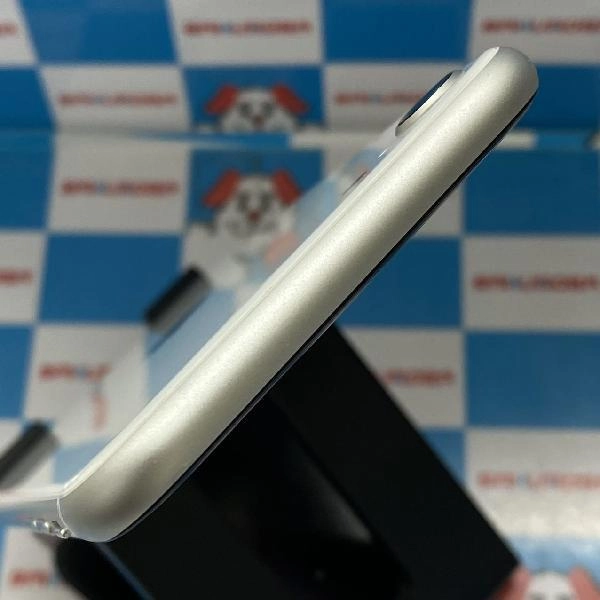 iPhoneSE 第2世代 au版SIMフリー 64GB MHGQ3J/A A2296 ホワイト