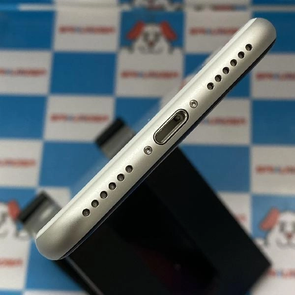 iPhoneSE 第2世代 au版SIMフリー 64GB MHGQ3J/A A2296 極美品 ホワイト