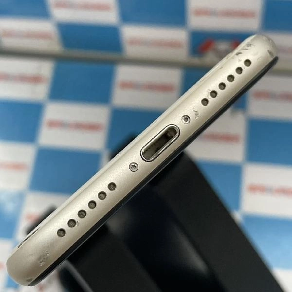 iPhoneSE 第3世代 SoftBank版SIMフリー 64GB MMYD3J/A A2782 ジャンク品