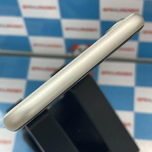 iPhoneSE 第3世代 au版SIMフリー 64GB MMYD3J/A A2782 極美品