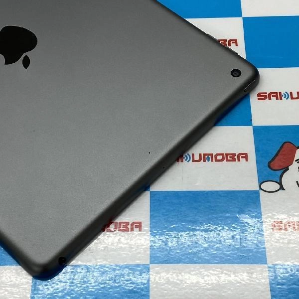 iPad 第8世代 Wi-Fiモデル 32GB MYL92J/A A2270 極美品