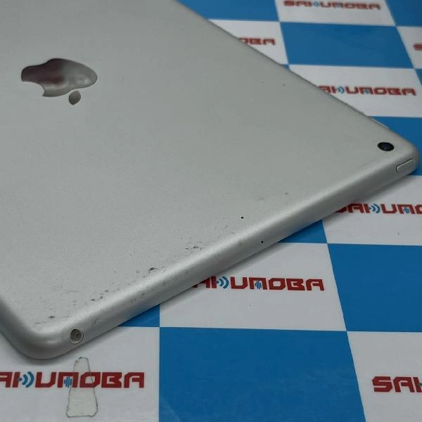 iPad 第8世代 Wi-Fiモデル 128GB MYLE2J/A A2270