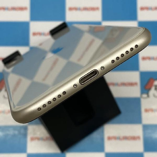 iPhoneSE 第3世代 au版SIMフリー 128GB NMYG3J/A A2782 新品同様