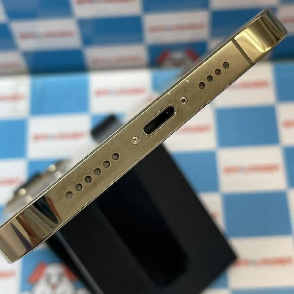 iPhone12 Pro Max docomo版SIMフリー 128GB MGCW3J/A A2410 ジャンク品 ゴールド