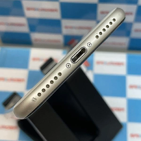 iPhoneSE 第3世代 SoftBank版SIMフリー 64GB MMYD3J/A A2782 ジャンク品