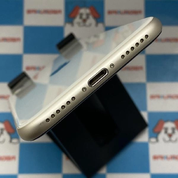 iPhoneSE 第3世代 au版SIMフリー 128GB MMYG3J/A A2782 極美品