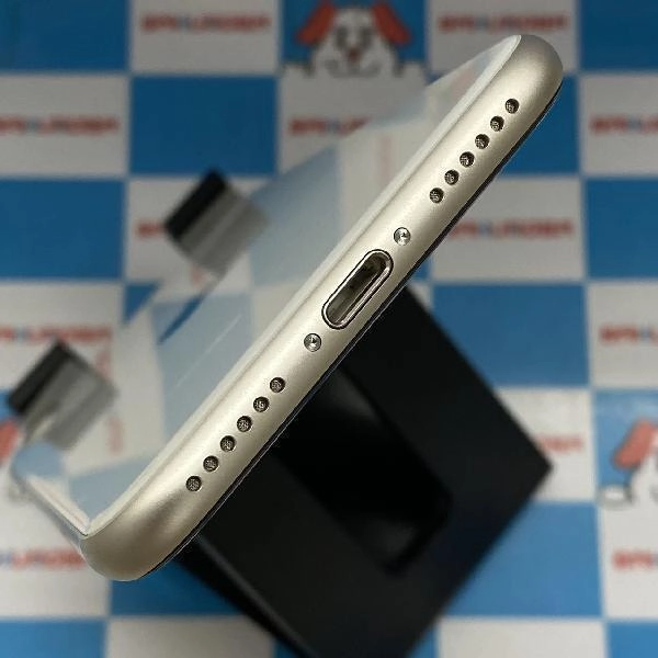 iPhoneSE 第3世代 Apple版SIMフリー 64GB MMYD3J/A A2782