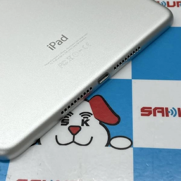 iPad mini 第4世代 docomo版SIMフリー 32GB MNWF2J/A A1550 ジャンク品 シルバー