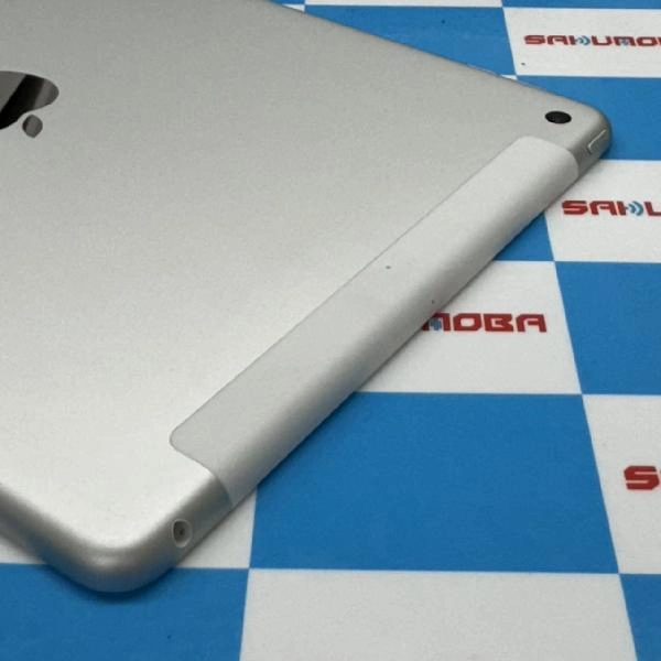 iPad 第8世代 au版SIMフリー 64GB MYMJ2J/A A2429 極美品