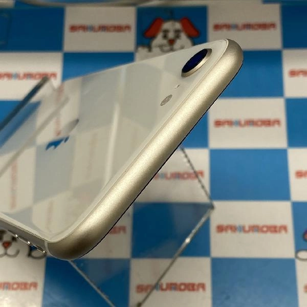 iPhoneSE 第3世代 docomo版SIMフリー 64GB MMYD3J/A A2782 極美品