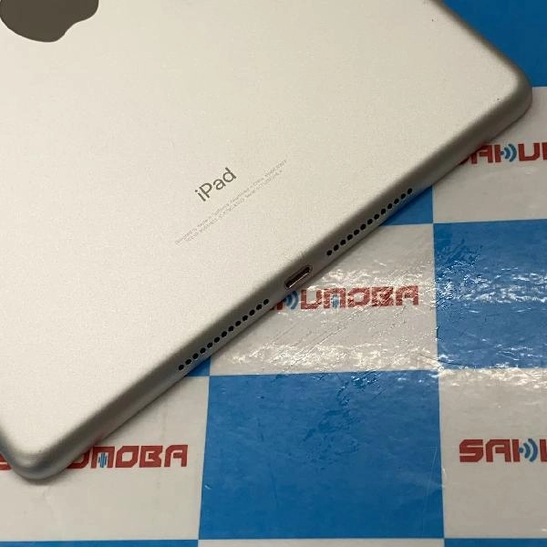 iPad 第5世代 docomo版SIMフリー 32GB MP1L2J/A A1823 極美品