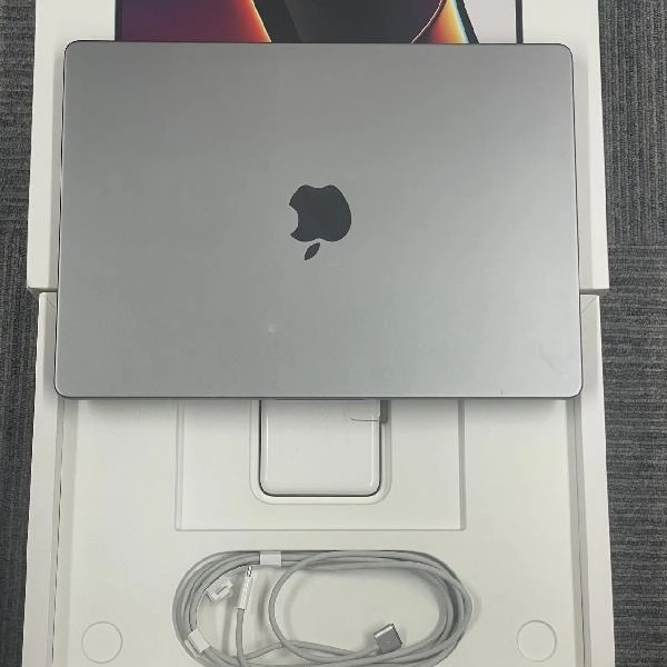 MacBook Pro 14インチ 2021 512GB MKGP3J/A A2442 スペースグレイ