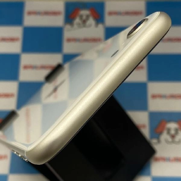 iPhoneSE 第3世代 au版SIMフリー 128GB MMYG3J/A A2782 極美品