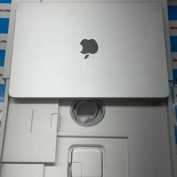 MacBook Air M2 2022  8GB 256GB MLXY3J/A 極美品 シルバー