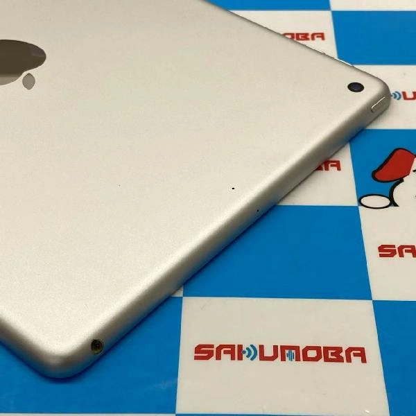 iPad 第8世代 Wi-Fiモデル 32GB MYLA2J/A A2270 極美品