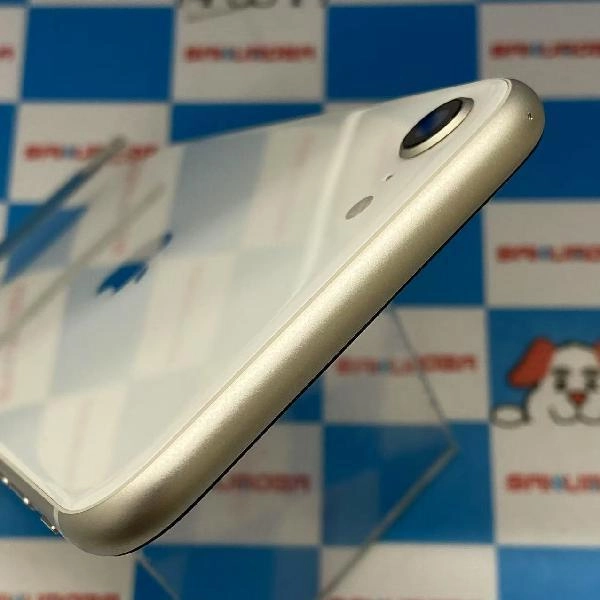 iPhoneSE 第3世代 docomo版SIMフリー 64GB MMYD3J/A A2782 美品