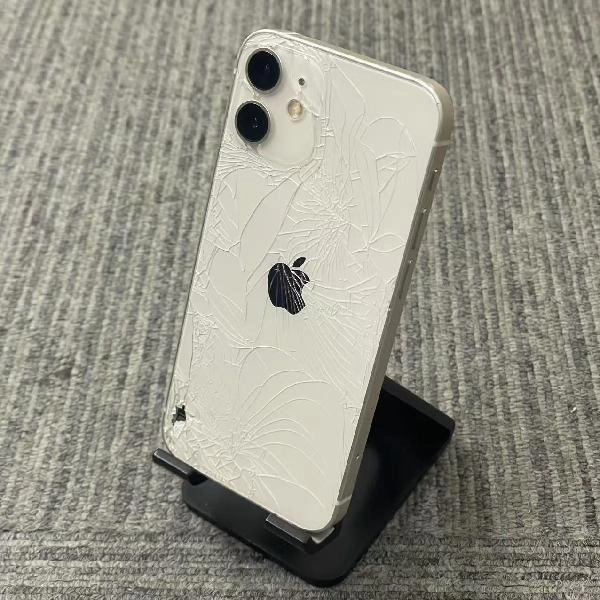 iPhone12 mini docomo版SIMフリー 128GB MGDM3J/A A2398 ジャンク品 ホワイト