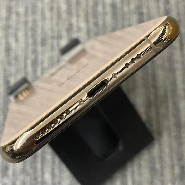 iPhoneXS au版SIMフリー 64GB MTAY2J/A A2098