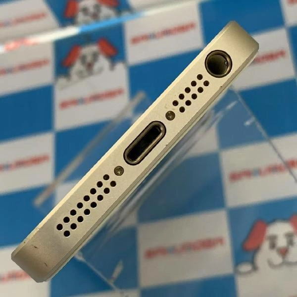 iPhoneSE Apple版SIMフリー 64GB MLXP2J/A A1723 訳あり品