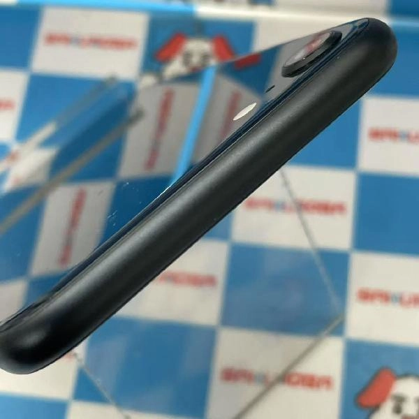 iPhoneSE 第3世代 Apple版SIMフリー 64GB MMYC3J/A A2782 美品